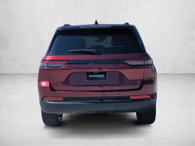 New 2025 Jeep Grand Cherokee Altitude image 8