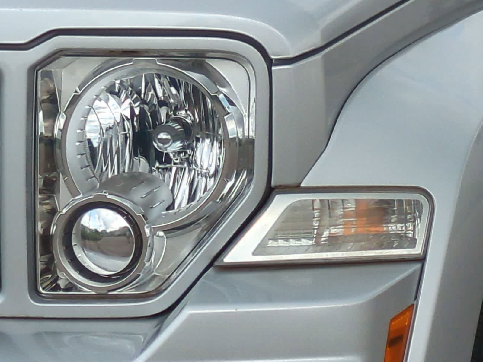 Used 2012 Jeep Liberty Sport AWD/4WD image 11