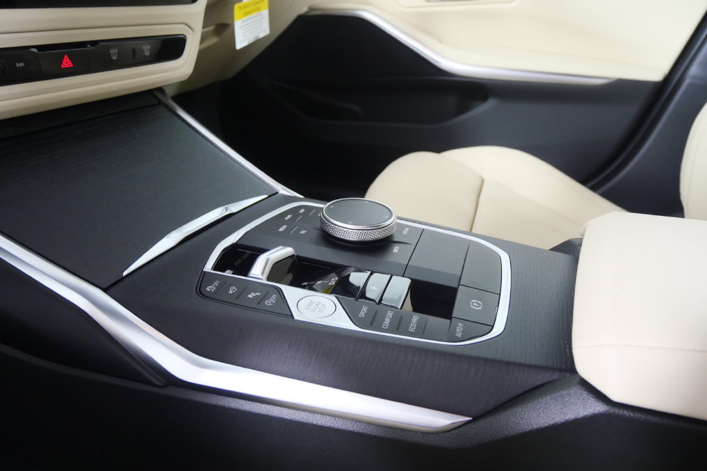 New 2026 BMW 330i Sedan w/ Premium Package RWD image 21