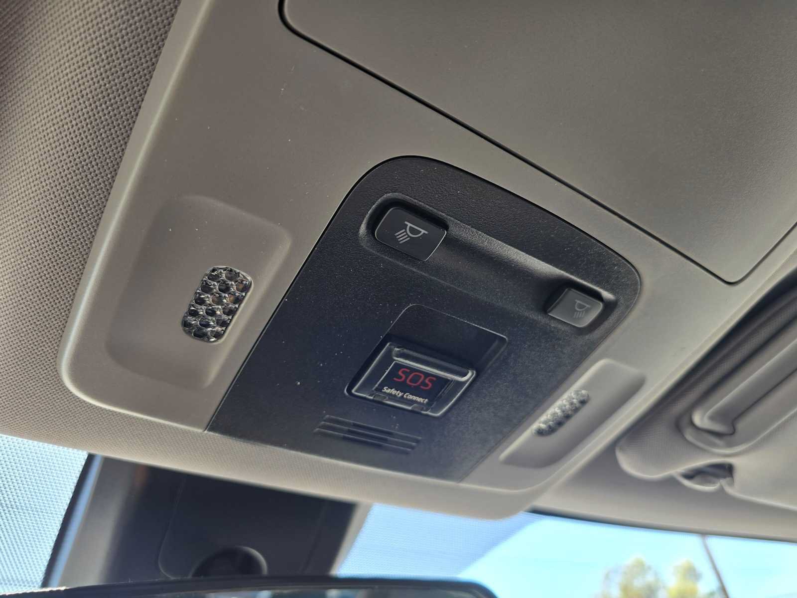Used 2019 Toyota Camry SE FWD image 32