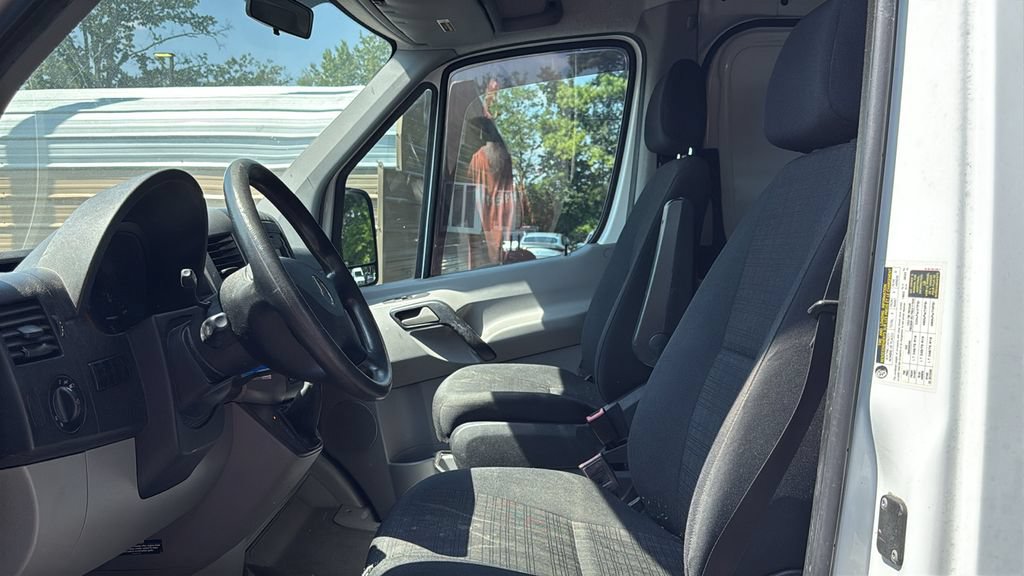 Used 2015 Mercedes-Benz Sprinter 2500 image 19