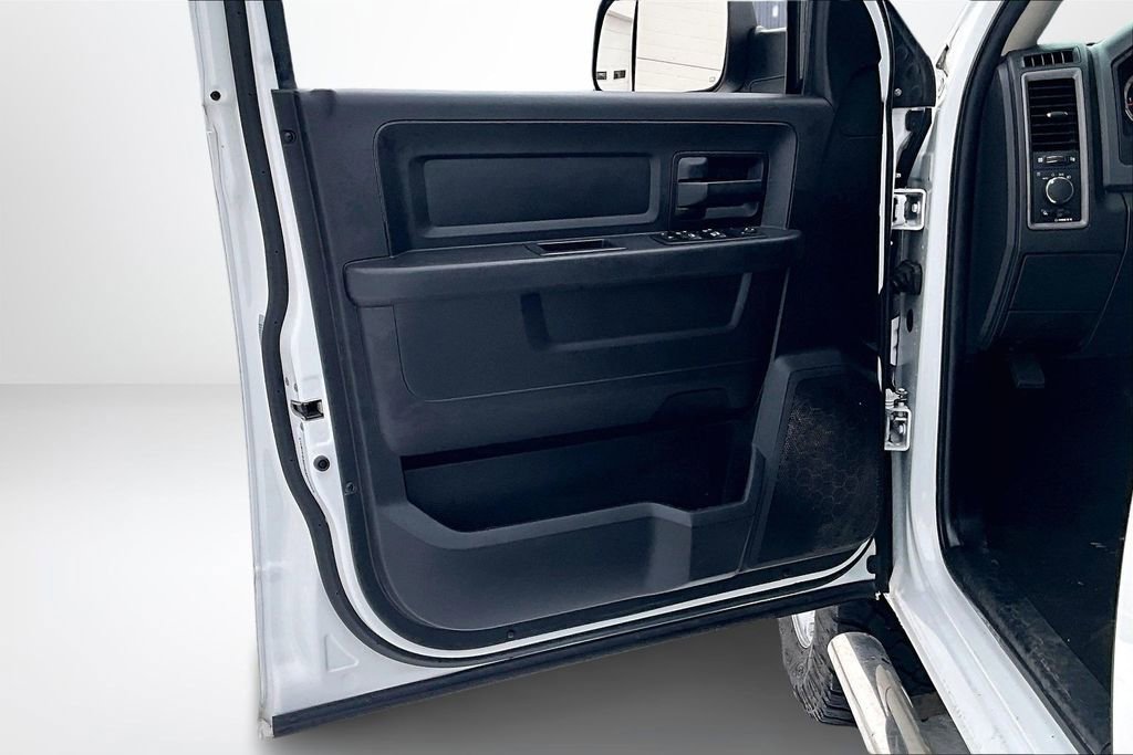 Used 2017 RAM 2500 Tradesman w/ Chrome Appearance Group image 17