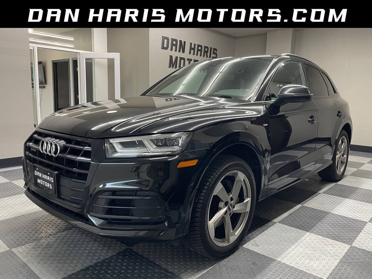 Used 2020 Audi Q5 2.0T Titanium Premium Plus w/ Premium Plus Package