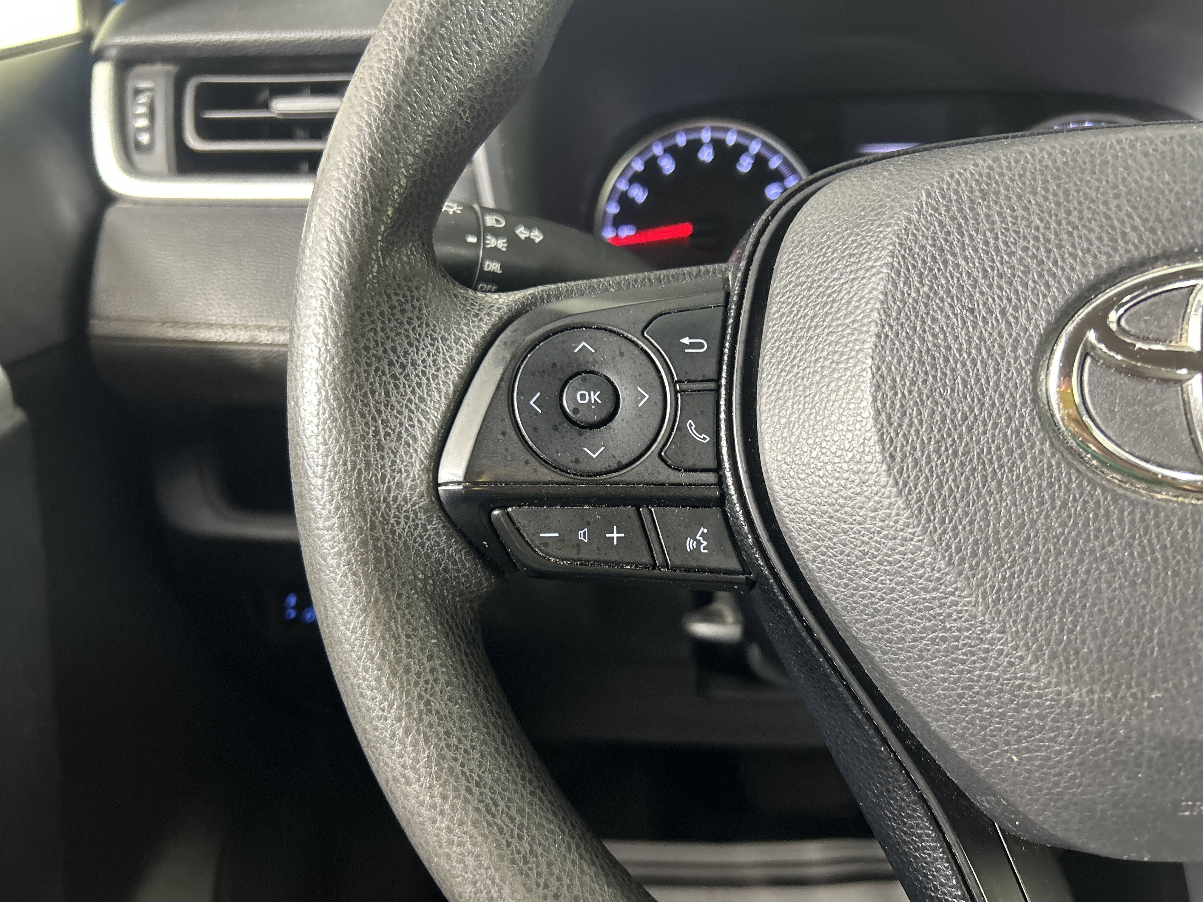 Used 2019 Toyota RAV4 LE image 26