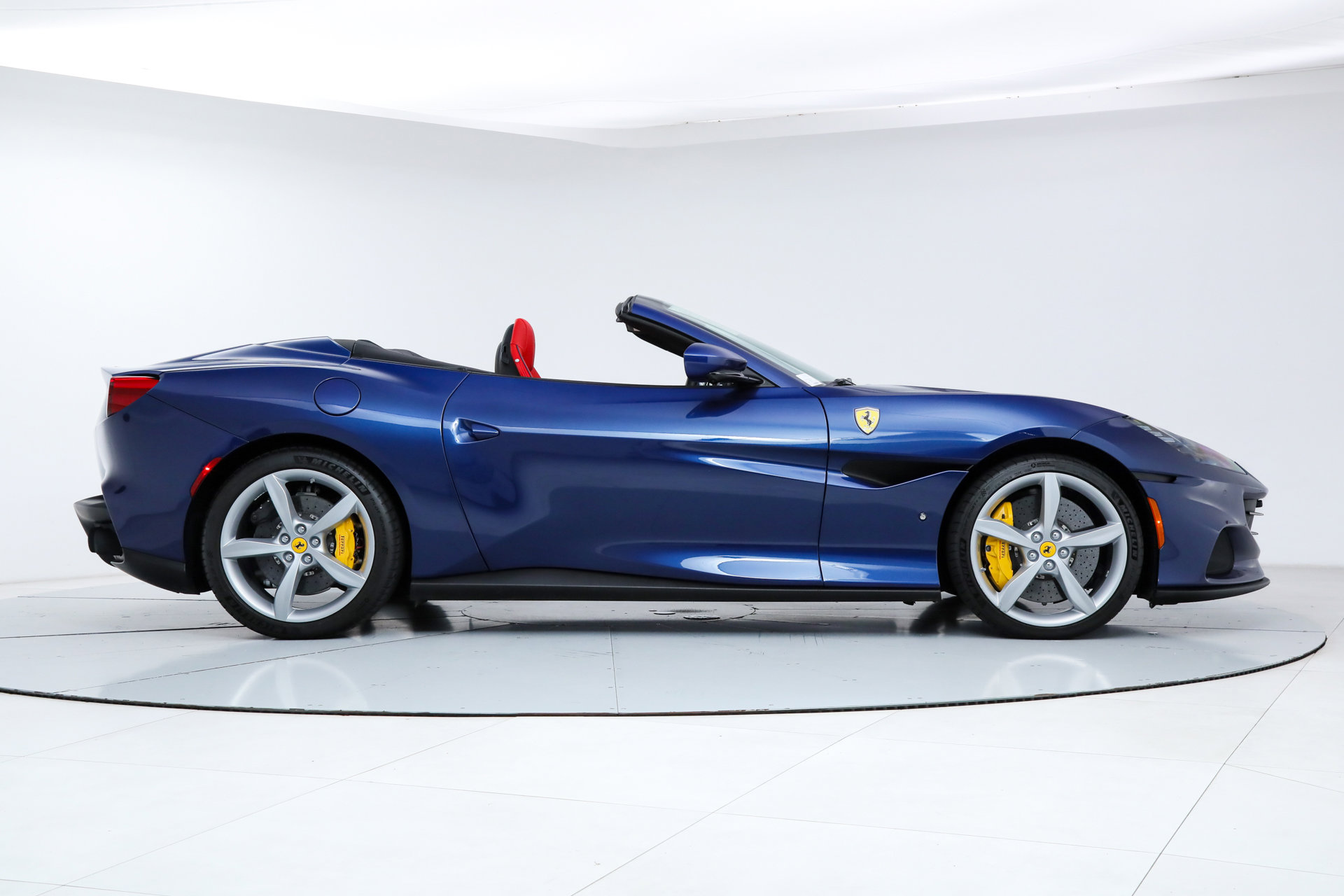 Certified 2023 Ferrari Portofino M image 9