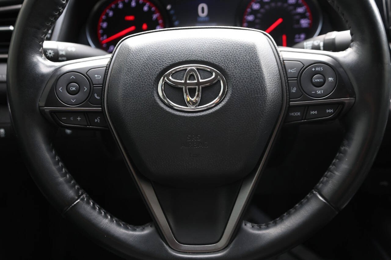 Used 2022 Toyota Camry XSE w/ Navigation Package FWD image 18