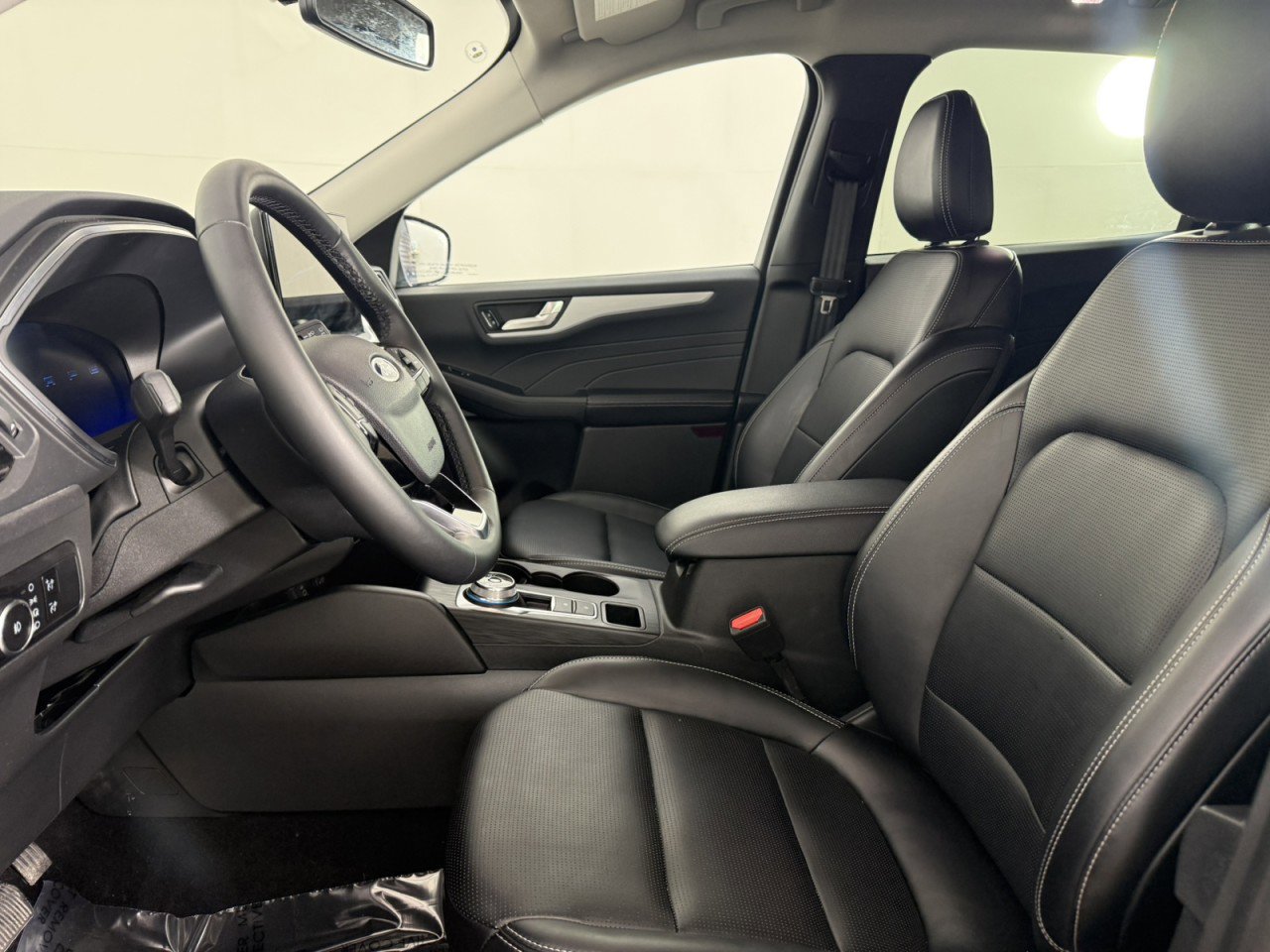 Certified 2025 Ford Escape Platinum image 14