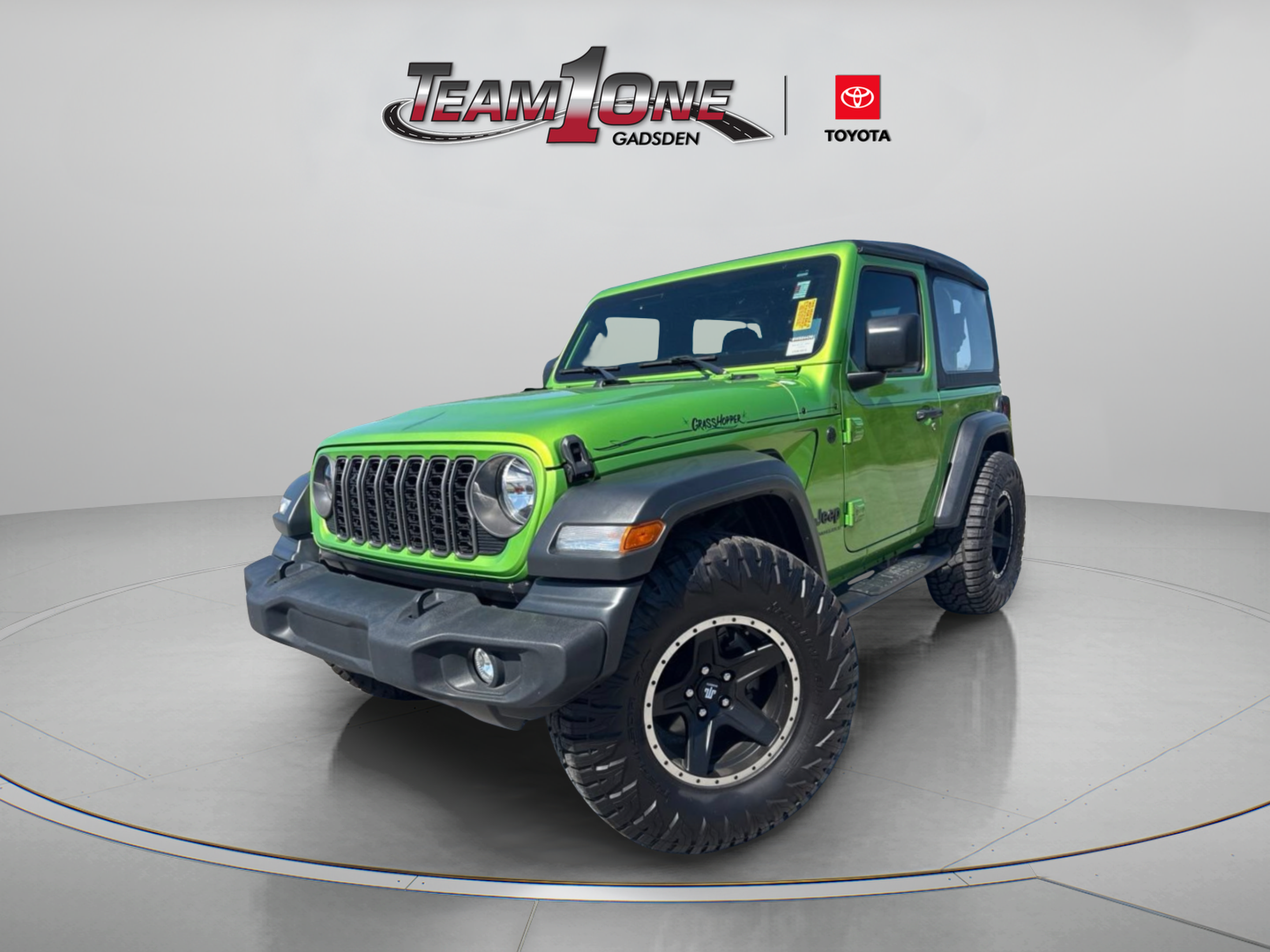 Used 2025 Jeep Wrangler Sport AWD/4WD image 7