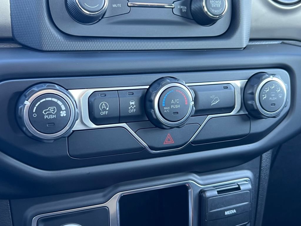 Used 2019 Jeep Wrangler Unlimited Sport image 33