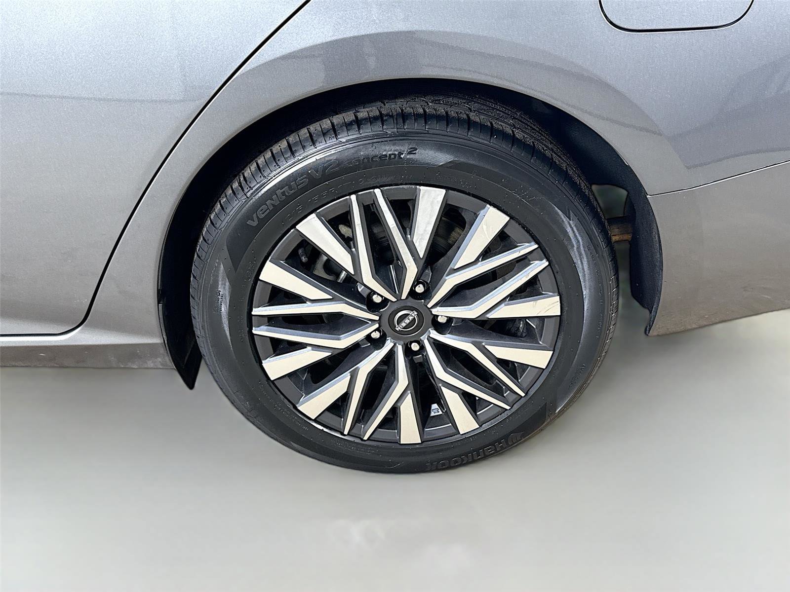 Used 2025 Nissan Altima 2.5 SV image 28