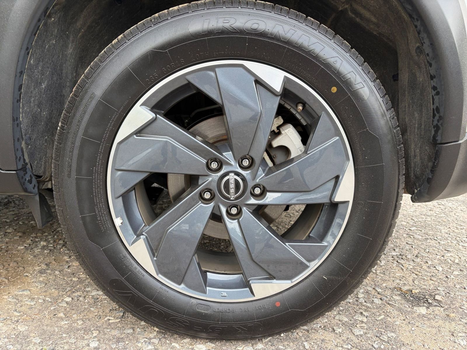 Used 2025 Nissan Rogue SV FWD image 32