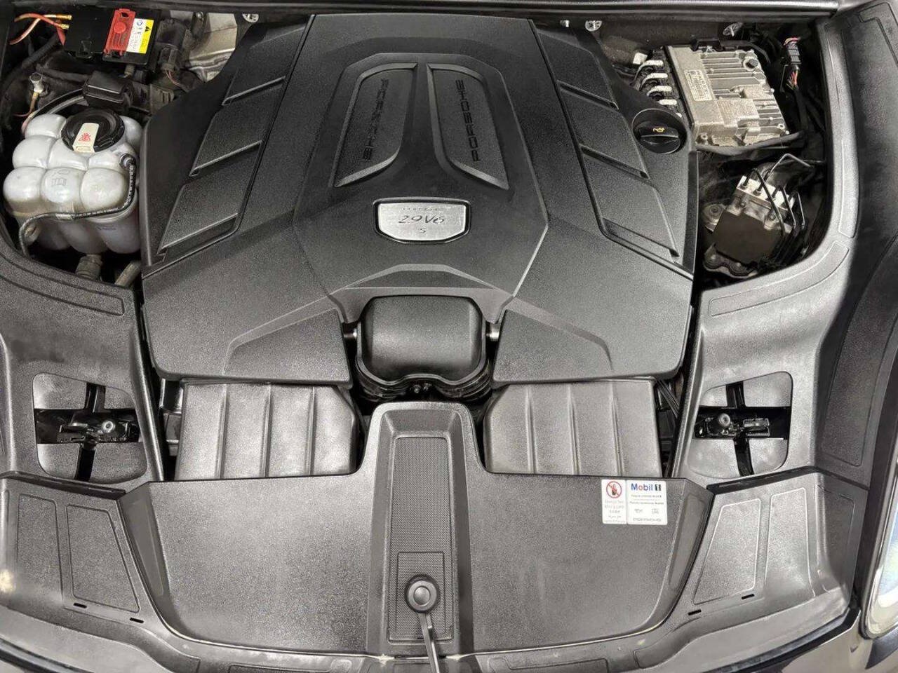 Used 2019 Porsche Cayenne S AWD/4WD image 12