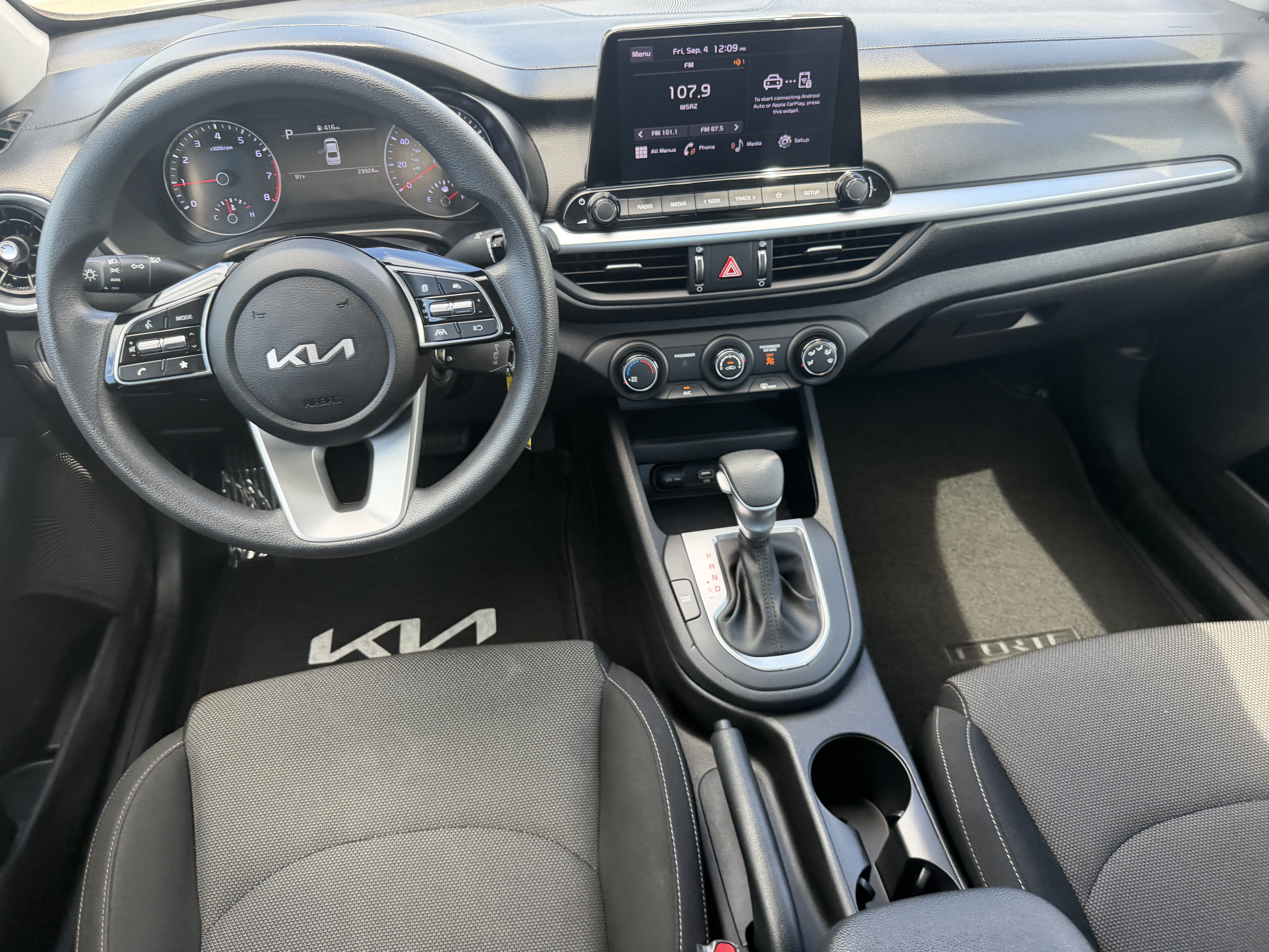 Certified 2023 Kia Forte LXS w/ LXS Technology Package FWD image 12
