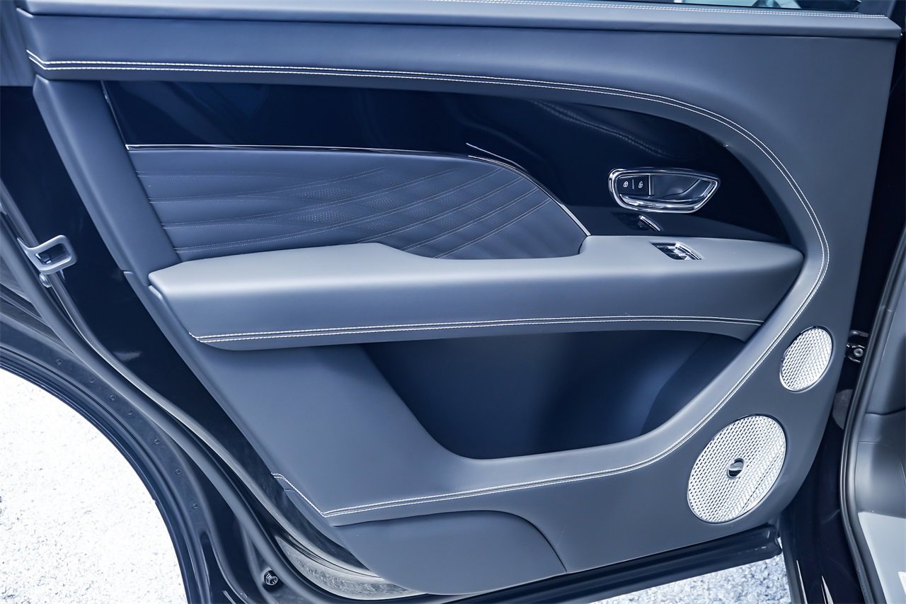 Certified 2024 Bentley Bentayga Extended Wheelbase image 36