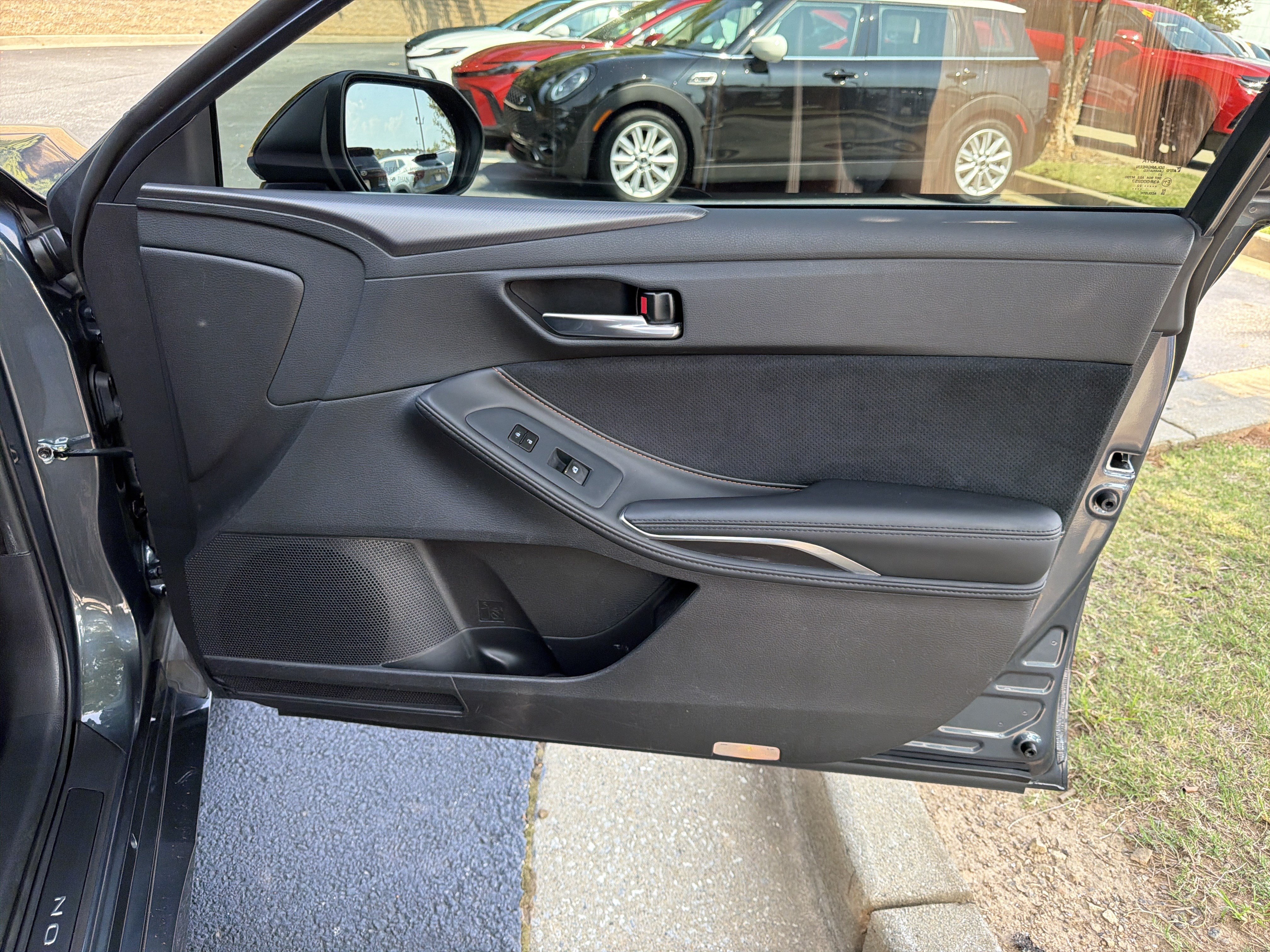 Used 2022 Toyota Avalon Touring w/ Advanced Safety Package FWD image 14