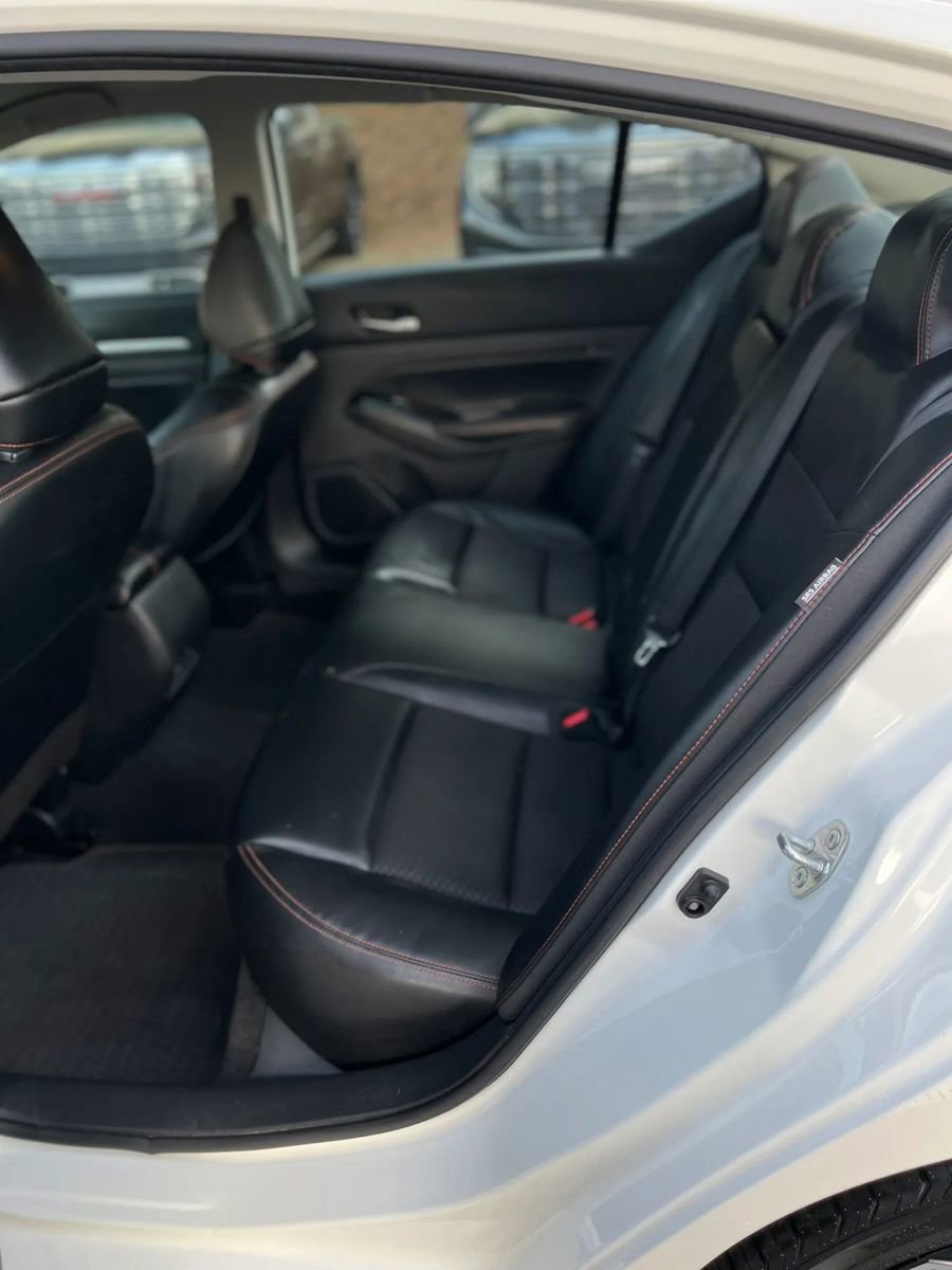 Used 2024 Nissan Altima 2.5 SR FWD image 14