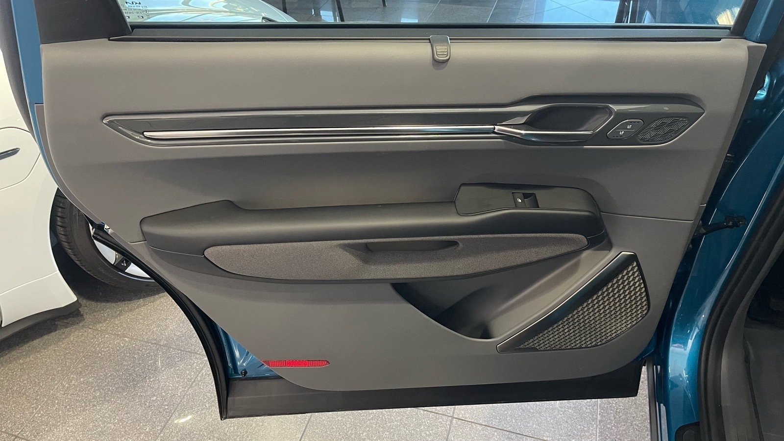 Used 2026 Kia EV9 Land w/ Nightfall Edition Package image 30