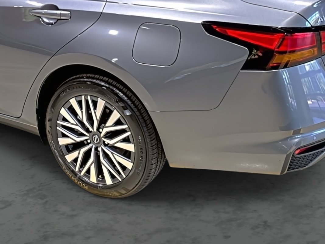 New 2026 Nissan Altima 2.5 SV AWD/4WD image 11