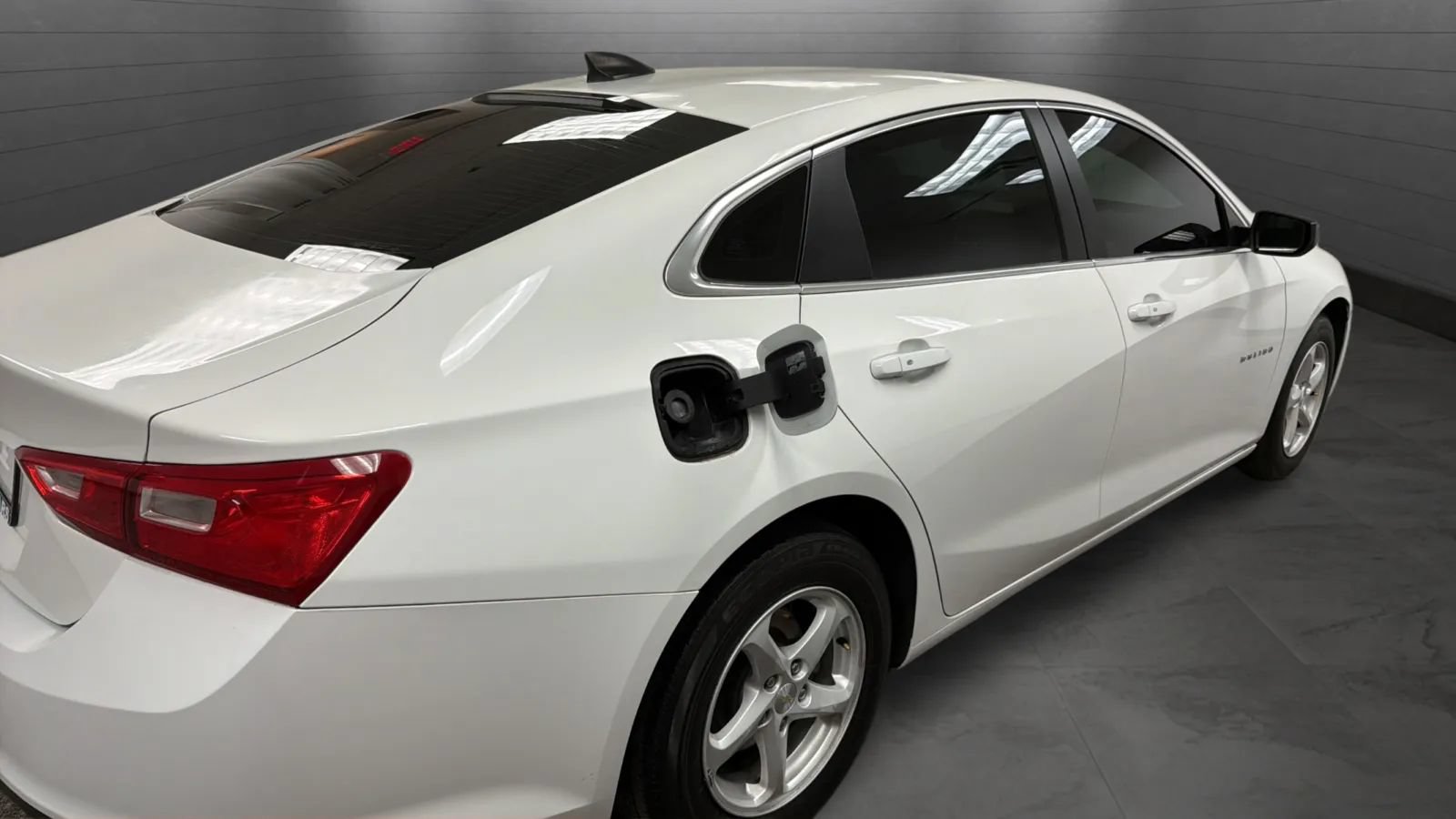 Used 2017 Chevrolet Malibu LS w/ LPO, Convenience Package 1 FWD image 25