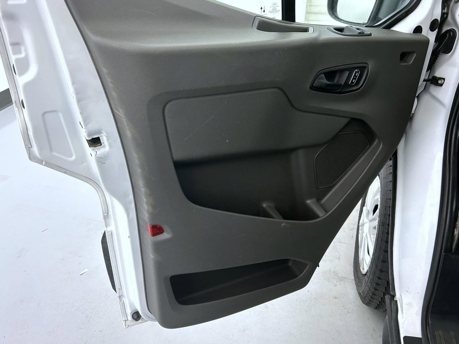Used 2023 Ford Transit 350 XLT RWD image 9