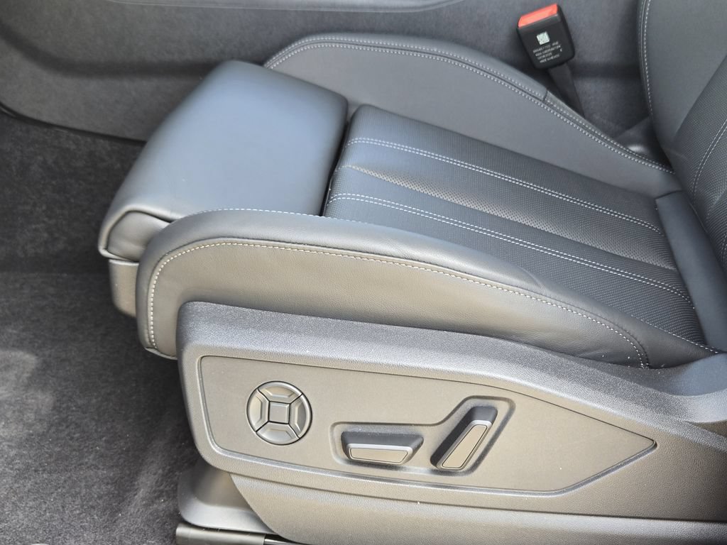 Certified 2025 Audi Q5 Premium Plus AWD/4WD image 28