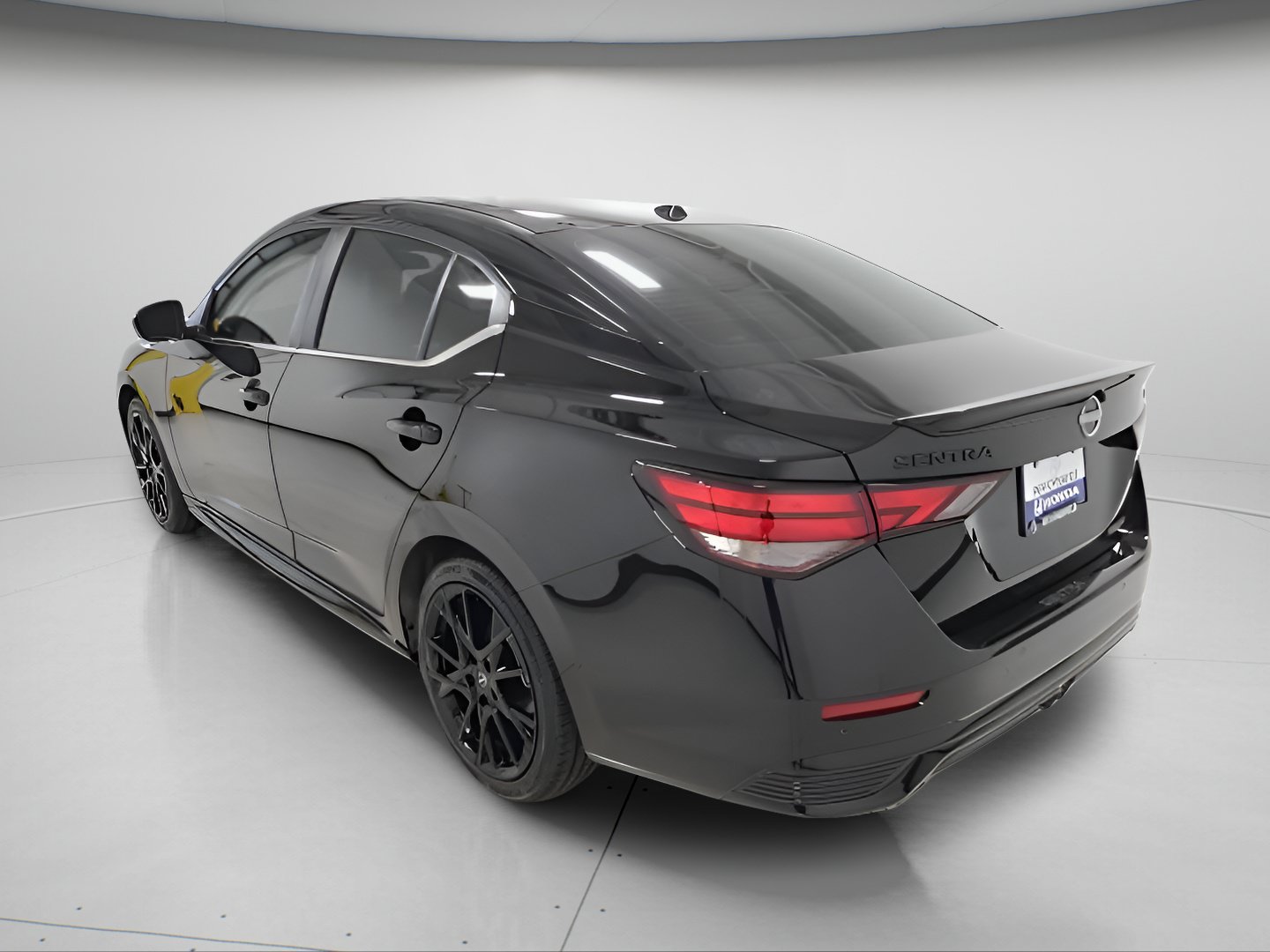 Used 2025 Nissan Sentra SR w/ Midnight Edition FWD image 5