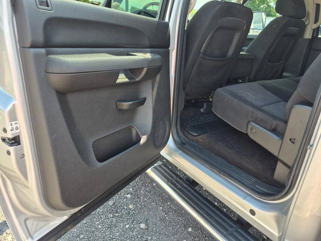 Used 2010 Chevrolet Silverado 2500 LT w/ Interior Plus Package AWD/4WD image 10