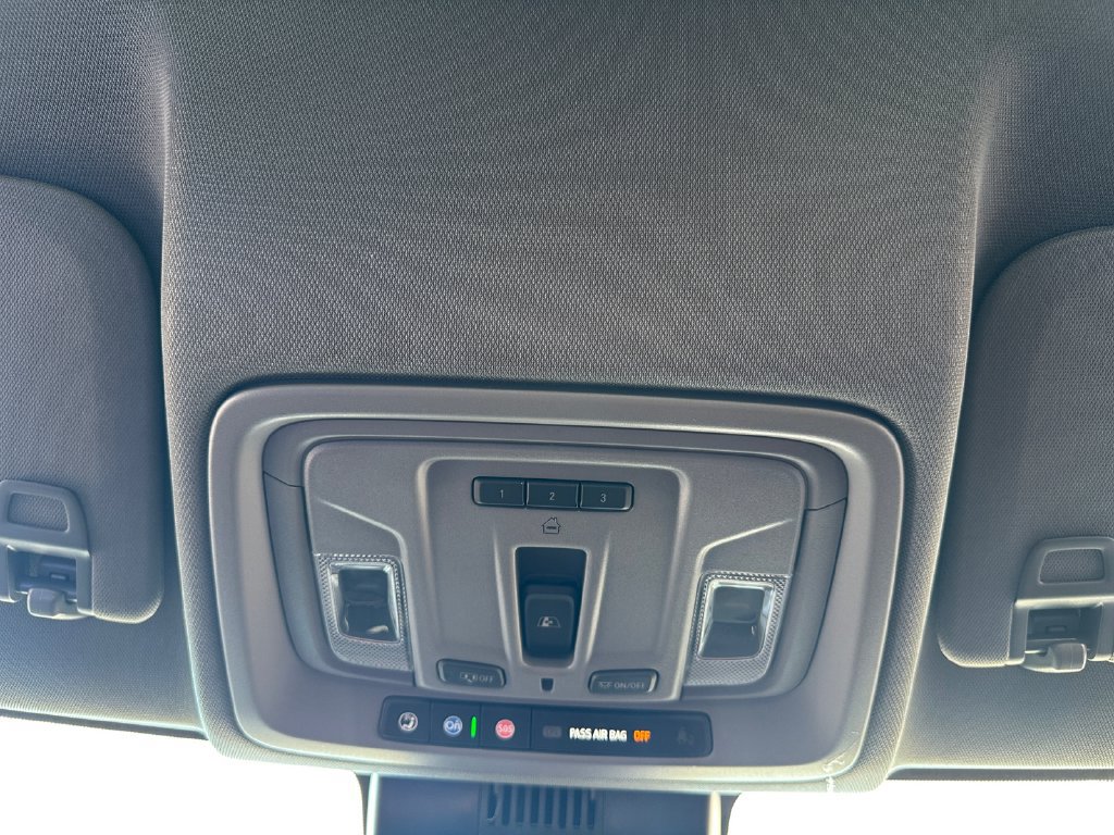 Used 2025 GMC Sierra 1500 Denali AWD/4WD image 12