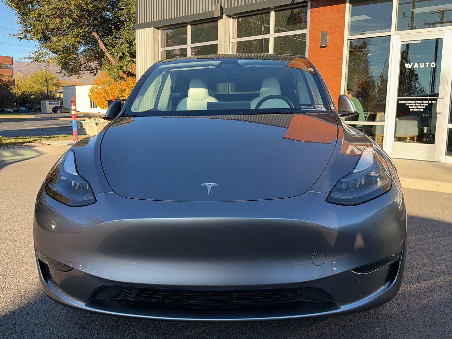 Used 2024 Tesla Model Y Long Range AWD/4WD image 3