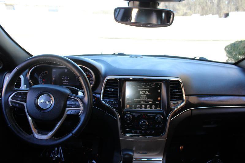 Used 2017 Jeep Grand Cherokee Limited w/ Luxury Group II RWD image 9