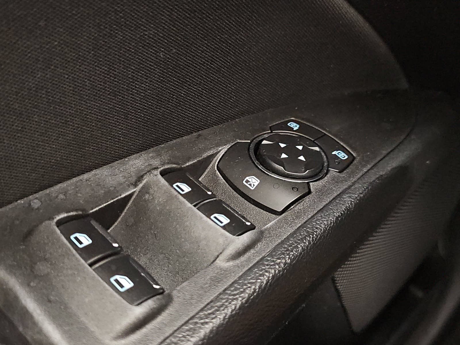 Used 2019 Ford Fusion SE FWD image 26