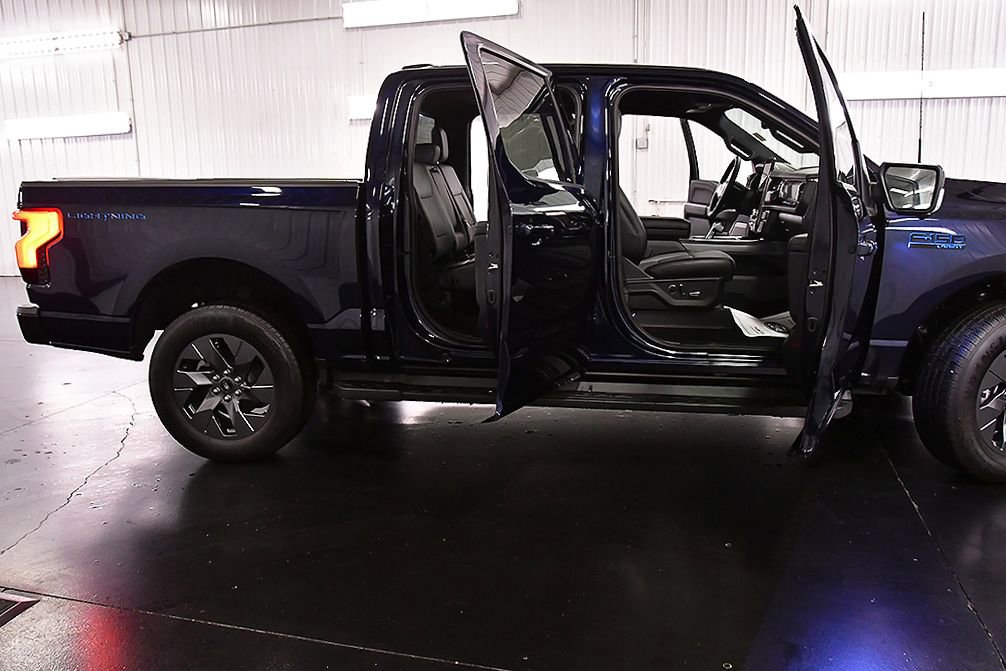 Used 2025 Ford F150 Lightning Lariat AWD/4WD image 35