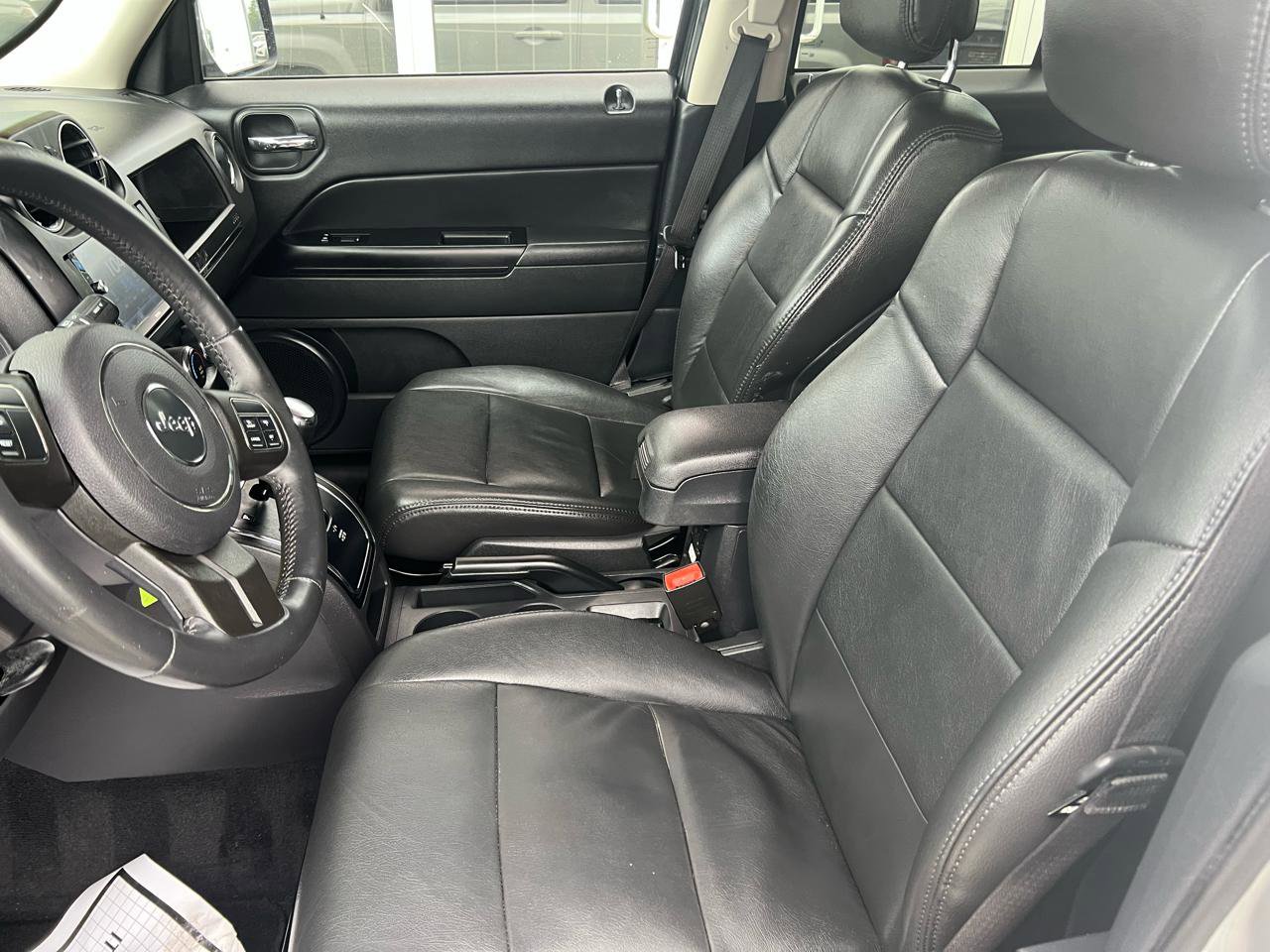 Used 2012 Jeep Patriot Latitude AWD/4WD image 12