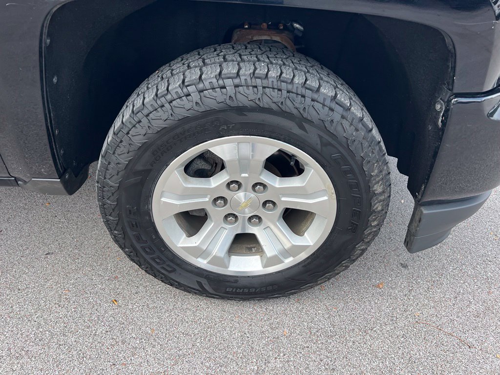 Used 2018 Chevrolet Silverado 1500 LT w/ All Star Edition AWD/4WD image 11