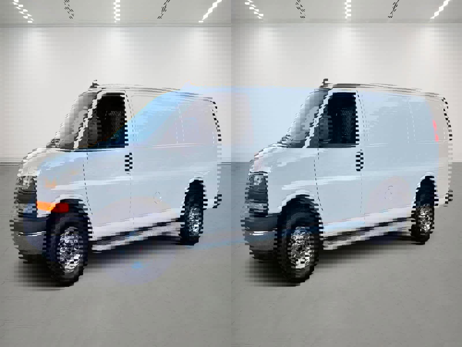 Used 2023 GMC Savana 2500 image 1