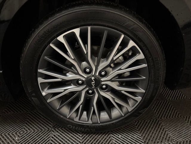 Certified 2024 Kia Forte GT-Line FWD image 23