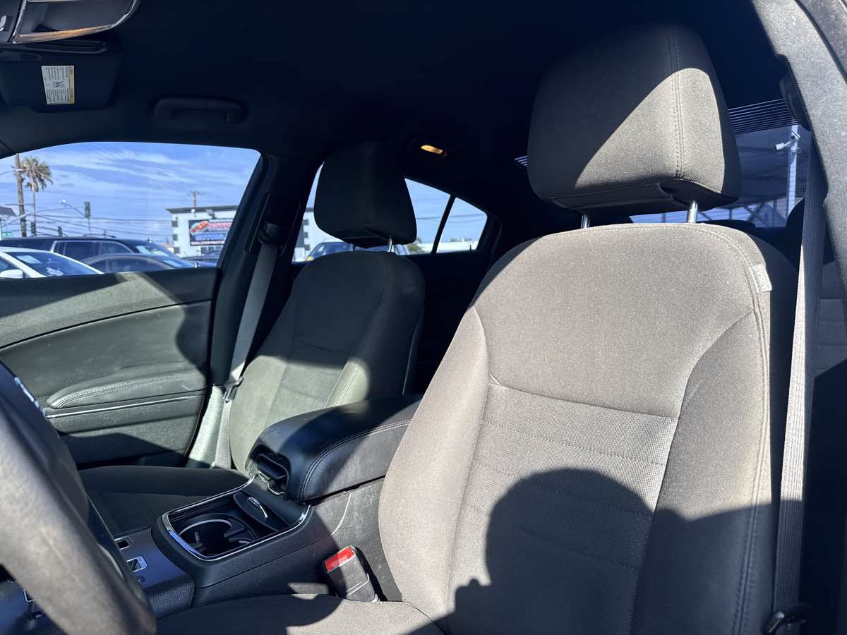 Used 2014 Dodge Charger SE RWD image 12