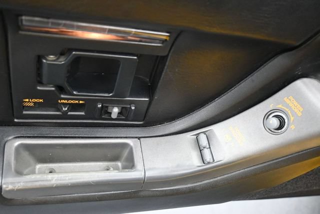 Used 1990 Chevrolet Corvette Convertible RWD image 6