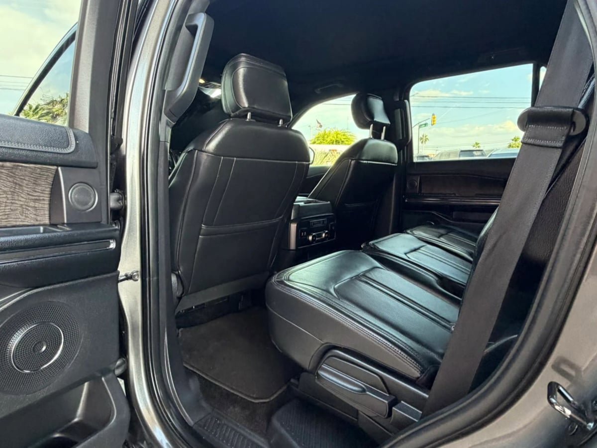 Used 2018 Ford Expedition Limited w/ Equipment Group 301A AWD/4WD image 45