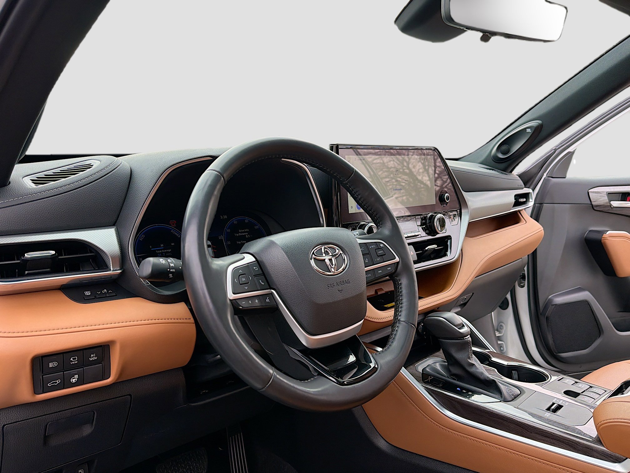 Used 2023 Toyota Highlander Platinum image 4