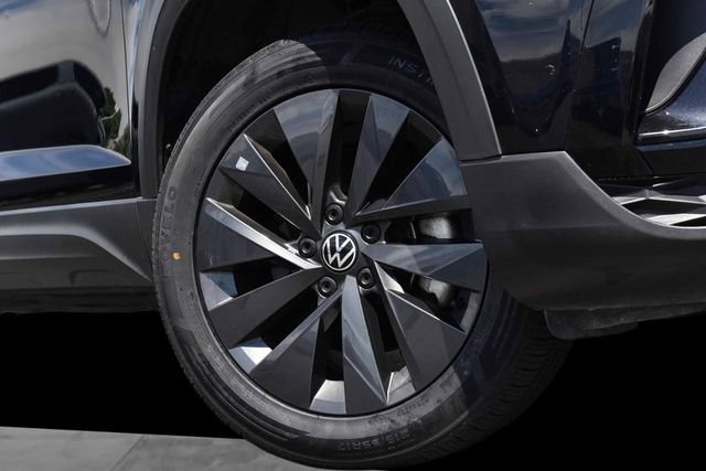 Used 2024 Volkswagen Taos S FWD image 3
