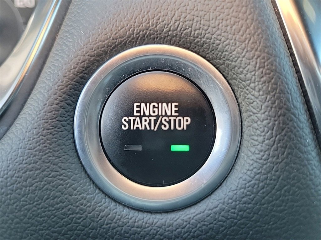 Used 2023 Chevrolet Traverse LT image 30