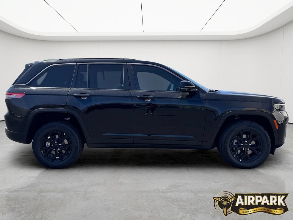 New 2026 Jeep Grand Cherokee Altitude RWD image 3