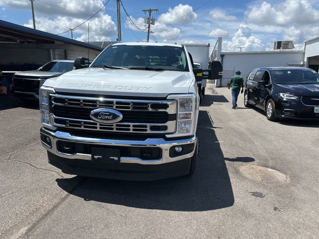 Used 2025 Ford F350 XLT AWD/4WD image 4