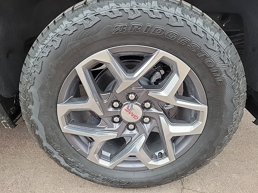 Used 2026 GMC Sierra 1500 SLT image 10