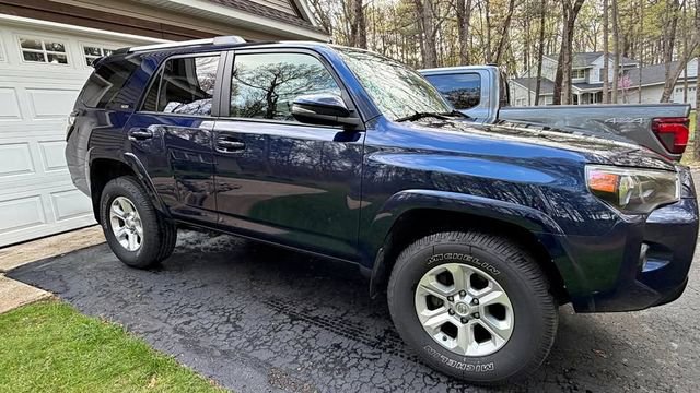 Used 2021 Toyota 4Runner SR5 Premium w/ Moonroof Package AWD/4WD image 1