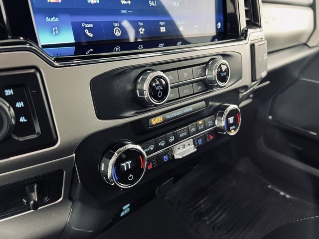 Used 2022 Ford F350 Lariat w/ Chrome Package image 28