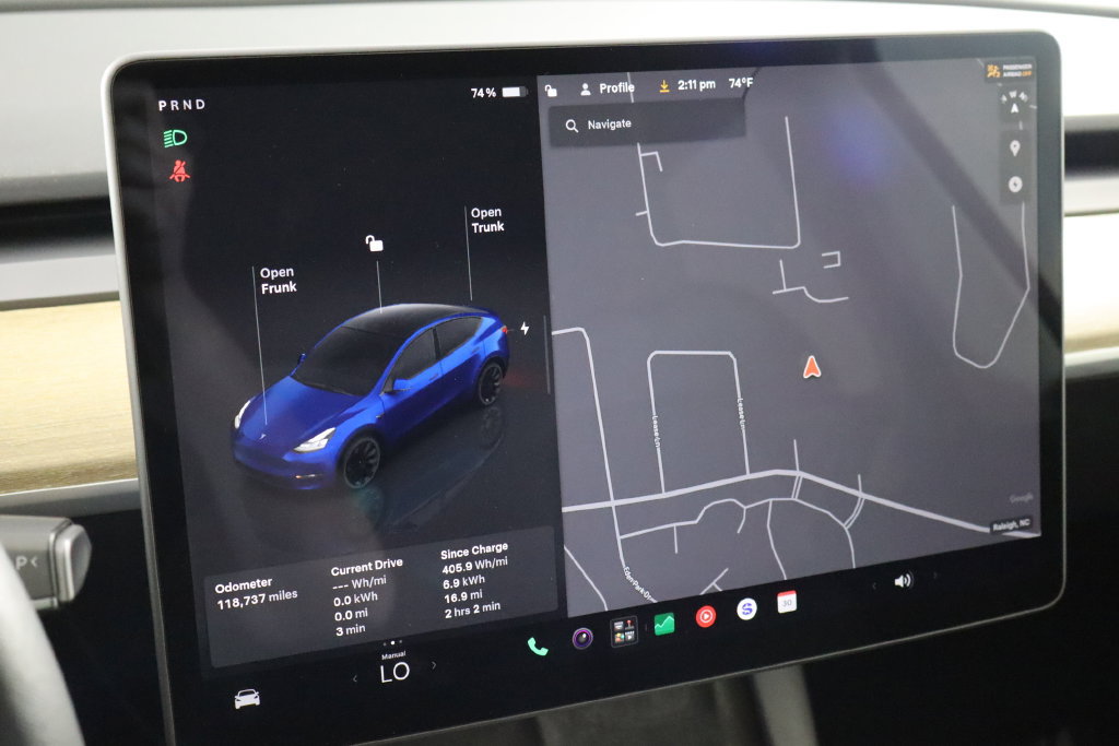 Used 2023 Tesla Model Y Long Range AWD/4WD image 45