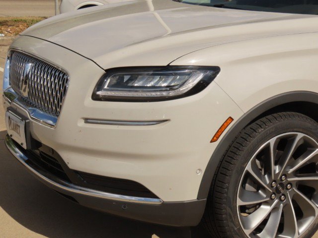 Certified 2023 Lincoln Nautilus Reserve w/ Equipment Group 201A FWD image 3