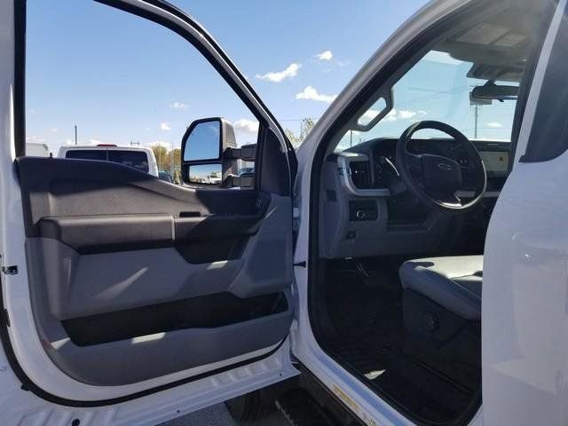 New 2026 Ford F550 4x4 Regular Cab Super Duty image 14